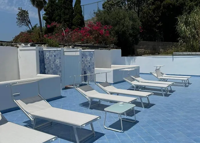 Omare Apartments